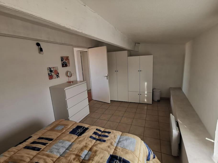 Apartment Avec Terrasse Classe *